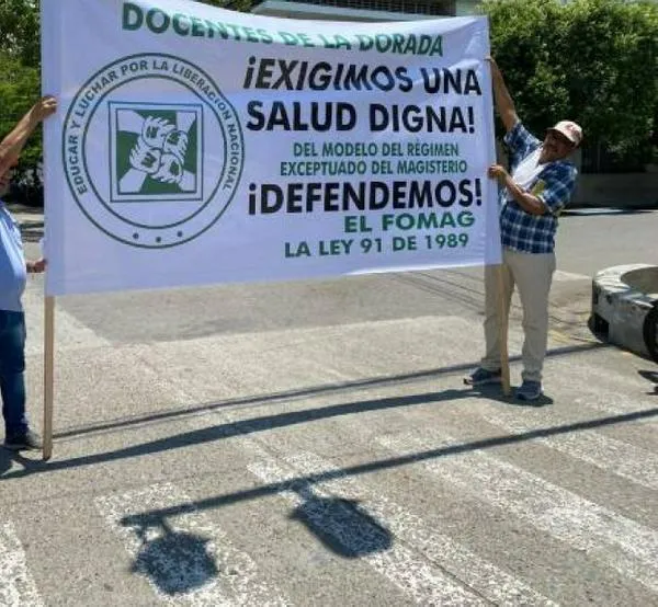  “Que el hospital nos dé, directamente, las citas médicas”; exigen maestros en paro 