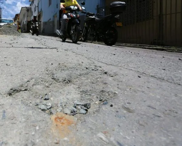 Obras viales en la calle 26 en el barrio San Joaquín de Manizales dejan la otra mitad a la espera de su turno