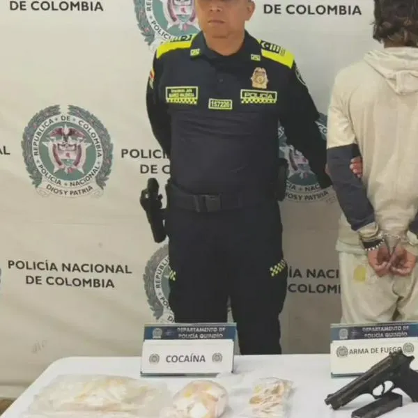 Cayó hombre con arma, munición, cocaína y marihuana en el sur de Armenia