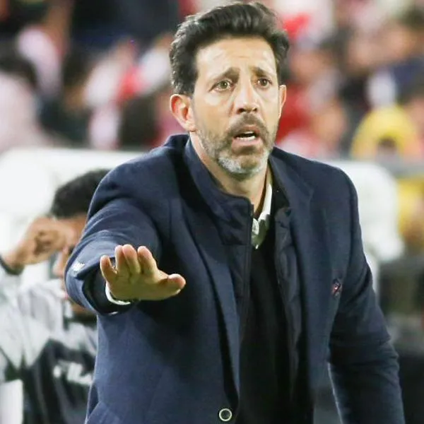 Jorge Bava sale de Independiente Santa Fe: ya no es el director técnico y eligen reemplazo luego de que el uruguayo acordara con Cerro Porteño.