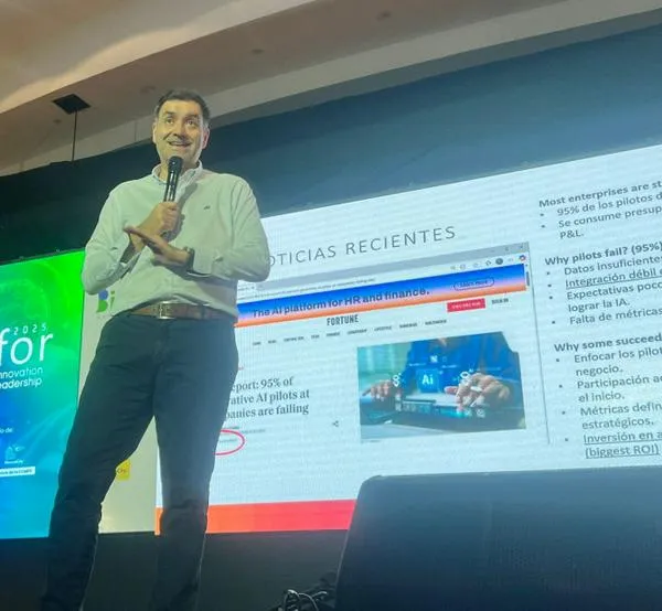 Expertos hablan de liderazgo colectivo para afrontar los grandes retos en encuentro de innovación en Manizales