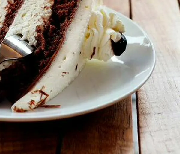 Receta en “air fryer”: torta de banano y chocolate