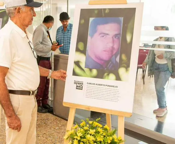 Acto simbólico en Valledupar rinde homenaje a víctimas de ‘falsos positivos’ con exposición de 15 fotografías
