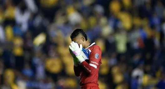 Kevin Mier, muy criticado por gol que se comió en Cruz Azul vs. Querétaro