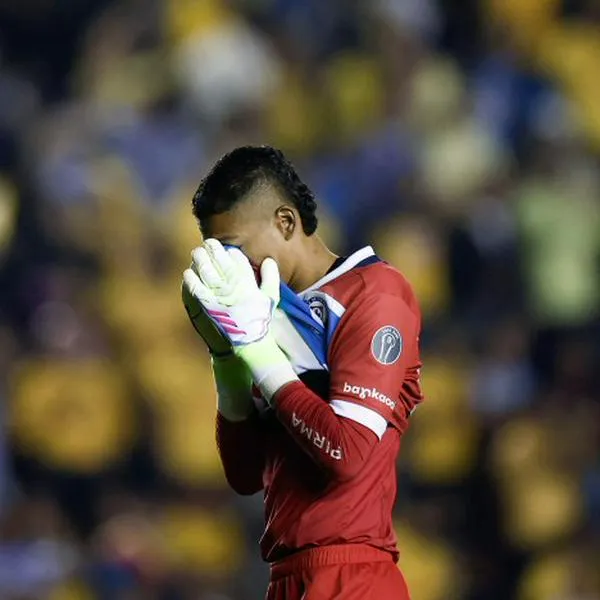Kevin Mier, muy criticado por gol que se comió en Cruz Azul vs. Querétaro