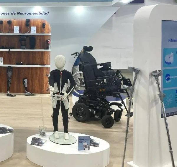 “Es recuperar calidad de vida”: paciente con esclerosis múltiple probó innovador dispositivo en Pereira