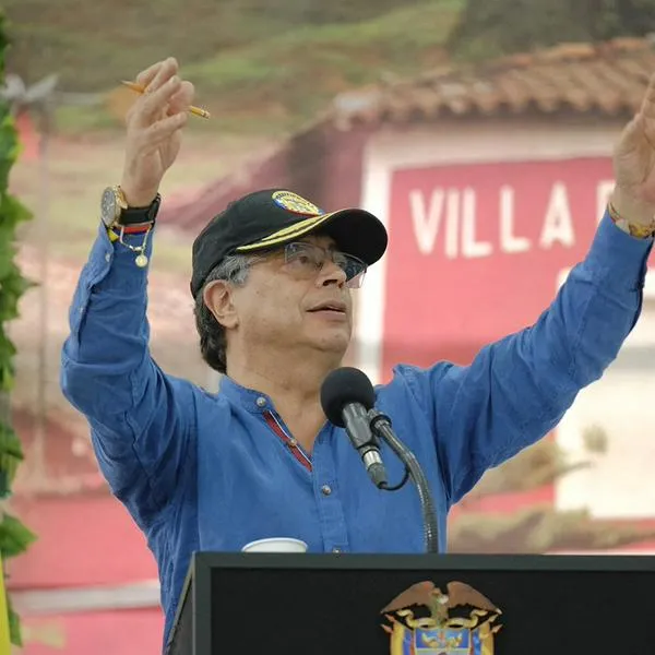 Petro redobla la apuesta y vuelve a mencionar al ejército de EE.UU. ácido