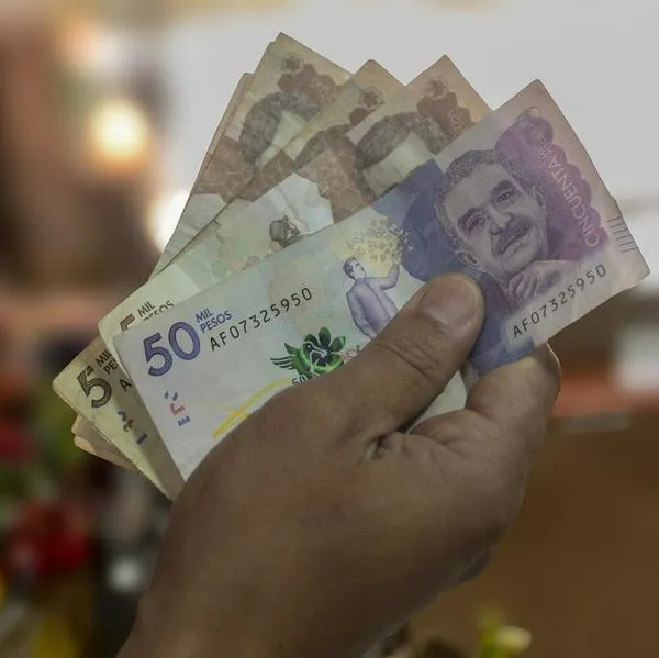 Pesos colombianos