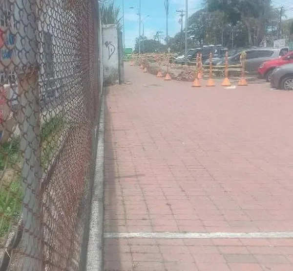 Madres se oponen a ciclorruta frente a escuela en Manizales: Alcaldía afirma que es segura para los niños