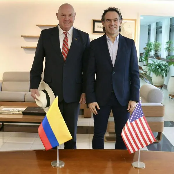 Fico se reunió con John McNamara, embajada EE.UU. Colombia: dardo a Petro