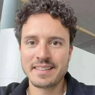 Foto de Borja Castelar, en nota de cuáles son 3 curiosidades comunes de Colombia, según español que bromeó del tema