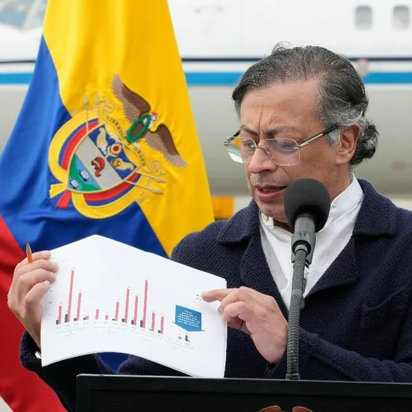 A contratistas del Ministerio de Salud los harían ir a evento de Gustavo Petro