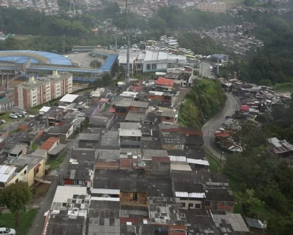 "Ahora me queda todo cerca": vea la obra con la que esperan evitar trancones en Manizales, hablan ciudadanos