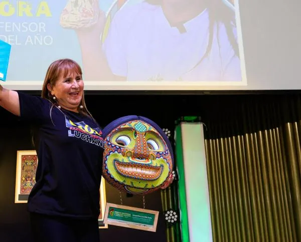 Víctima de 'falsos positivos' es elegida defensora del año en Colombia