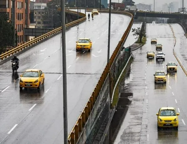 Horarios y otros datos del pico y placa en Bogotá para taxis durante octubre de 2025 