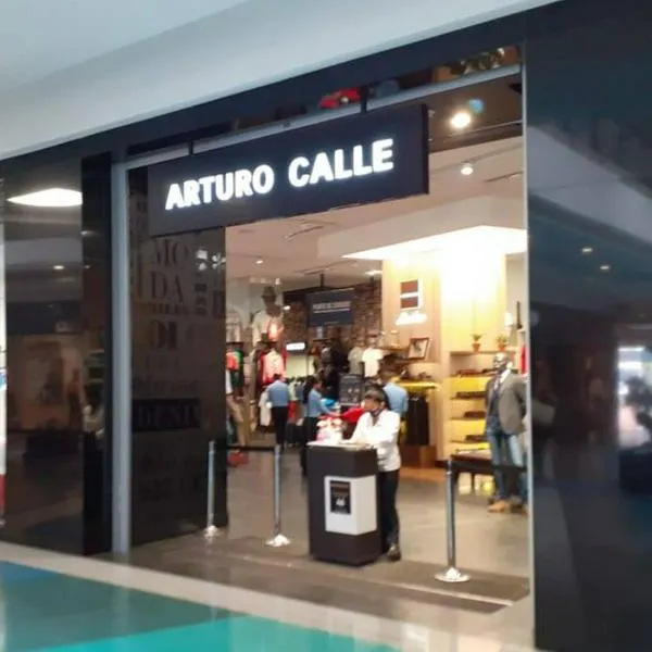 Trabajo en Arturo Calle: lanzan ofertas para Colombia y afuera para fin de año