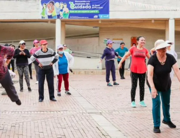 'Bogotá en Forma' fortalece el bienestar físico y emocional en las Manzanas del Cuidado de Bogotá 