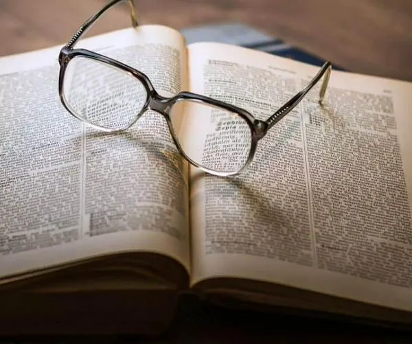 Los invisibles M19: el libro que deja oír las voces que la historia dejó al margen del conflicto