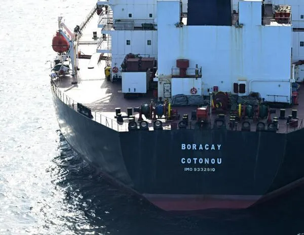 Flota fantasma rusa: Francia prolonga la detención de dos miembros del equipaje del petrolero