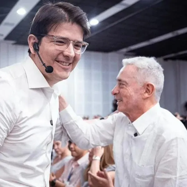 Álvaro Uribe publica foto inédita con Miguel Uribe Turbay y deja mensaje