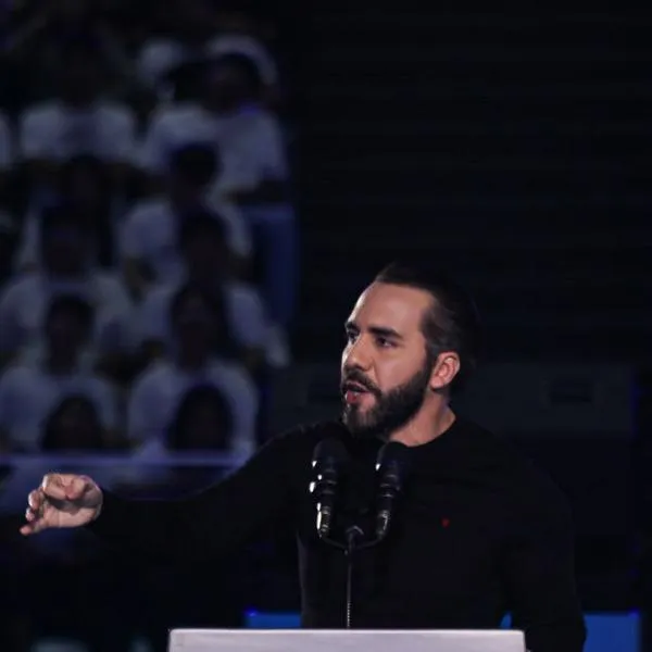 Bukele prohíbe el lenguaje inclusivo en El Salvador: medida radical