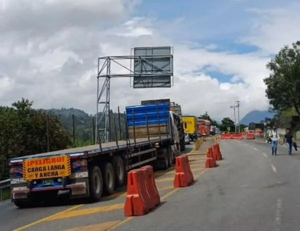 Continúa el pico y placa 4x2 en la Vía al Llano: movilidad este 3 de octubre 
