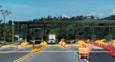 Los peajes que costarán un 50 % menos en Colombia: solo a unos vehículos
