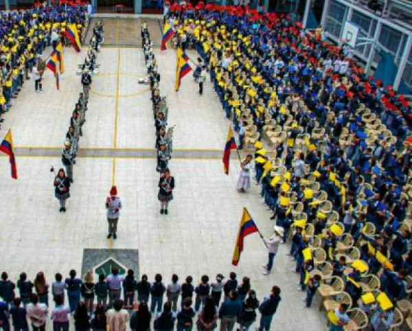 Atentos conductores: desfile de fiesta de colegio irá por la carrera 22 , en Manizales, vea rutas alternas
