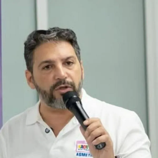 Agmeth Escaf sacó pecho por proyecto sobre arepa de huevo y le cayeron en redes 