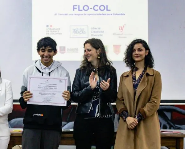 Atento: Formación en lengua y cultura francesas les abre las puertas al mundo a 120 estudiantes de Manizales