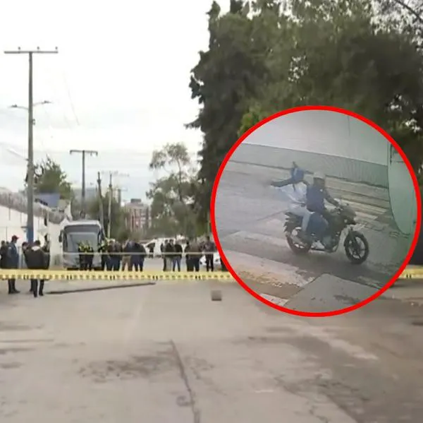 Bogotá: imagen del ataque a guardianes del Inpec, hombres en moto les dispararon