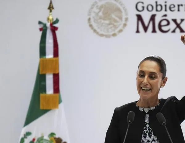 Con un baño de masas, Sheinbaum festeja su primer año como presidenta de México