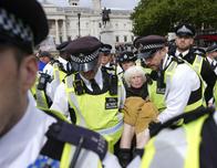 Reino Unido refuerza poderes policiales para restringir protestas