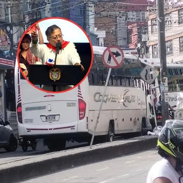 Estos son los buses que llevaron gente para llenar el evento de Gustavo Petro en Ibagué
