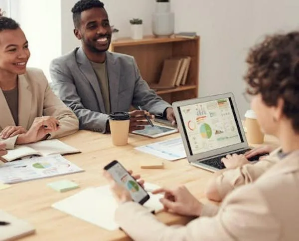 Estas son cinco estrategias para fomentar un ambiente laboral, que fortalezca la productividad