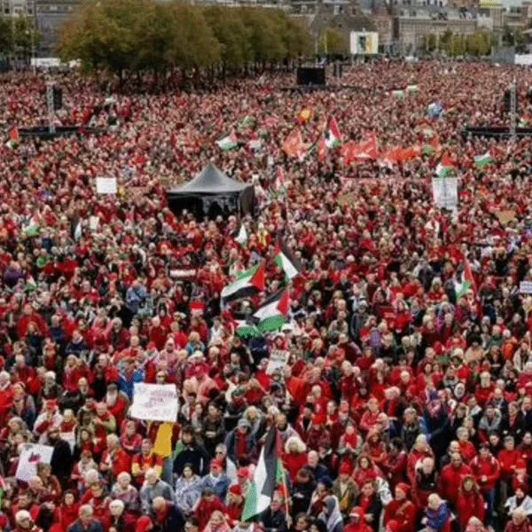 Un mar rojo humano inundó Ámsterdam en apoyo a Palestina