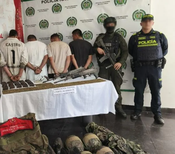 Con fusiles y municiones capturaron a cuatro personas en Risaralda: son miembros del Clan del Golfo 