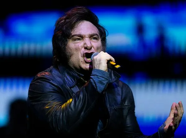 Milei hace campaña cantando rock de cara a las elecciones legislativas