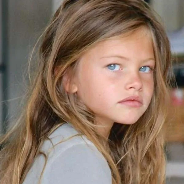 Foto de Thylane Blondeau en niñez, en nota de cómo luce la niña más bella del mundo ahora, que reapareció en desfile de París
