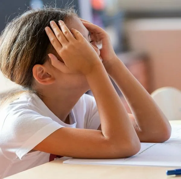 Estudiante comparte nota de su profesora tras sacar 10 y se vuelve viral en X