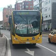 Marchas pro-Palestina en Bogotá este 7 de octubre: se reportan bloqueos y vandalismo contra buses del SITP y varias vías están cerradas.