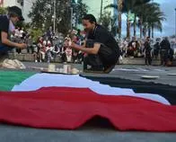 Video: plantón en Manizales, con banderas de Palestina arropan una plazoleta, se reúnen decenas de ciudadanos