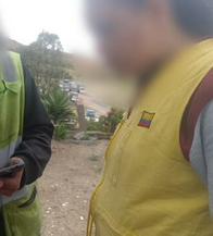 Vestidos de contratistas, sujetos intentaron robarse separadores viales en Bogotá