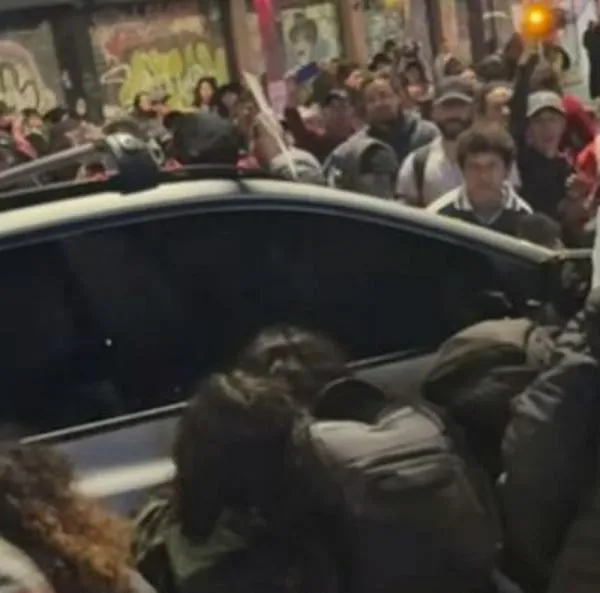 Conductor se pasó semáforo y embistió a varios asistentes a las marchas en Bogotá