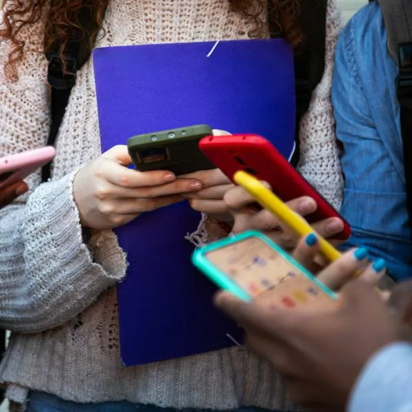 Menores de 15 años se quedarán sin redes sociales; decisión en Dinamarca