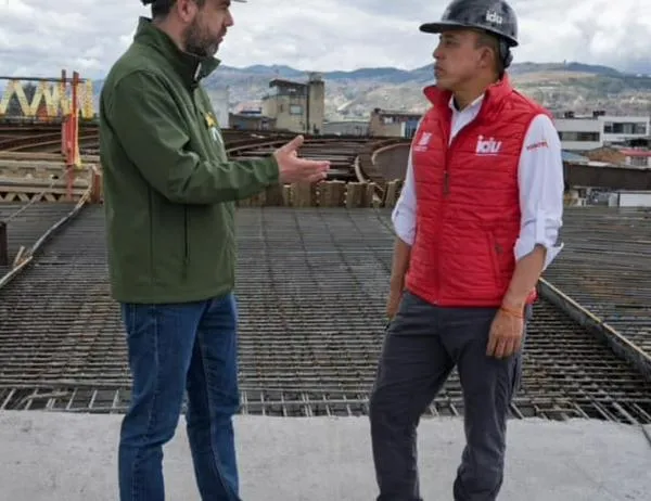 Alcalde de Bogotá y director del IDU inspeccionaron avances de obras del grupo 1 de av. 68 