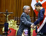 Asume nuevo presidente de Perú tras destitución de Dina Boluarte