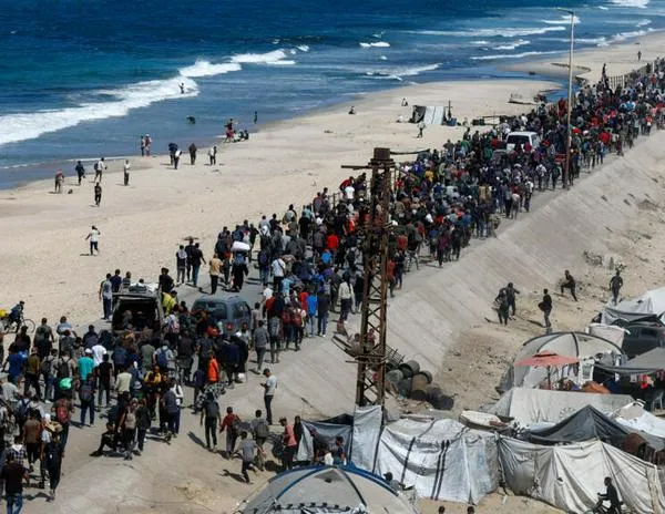 Entra en vigor el alto el fuego en Gaza; el Ejército israelí se repliega hacia zonas acordadas