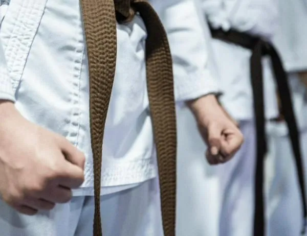 Participa en clases gratis de karate para adultos en Centro Felicidad Chapinero ¡Inscríbete! 