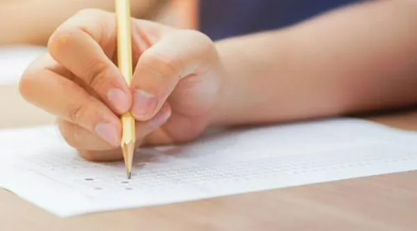¿Qué puntaje es considerado 'bueno' en el ICFES?